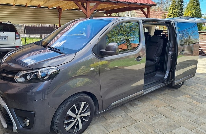 Toyota Proace Verso8 osob